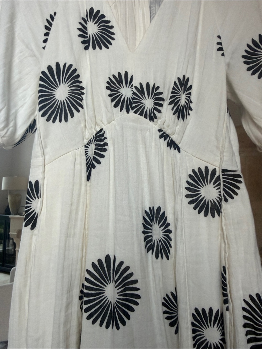ME+EM Cheesecloth Modern Daisy Print Midi Dress Crème Black Sz 2 - Picture 13 of 17